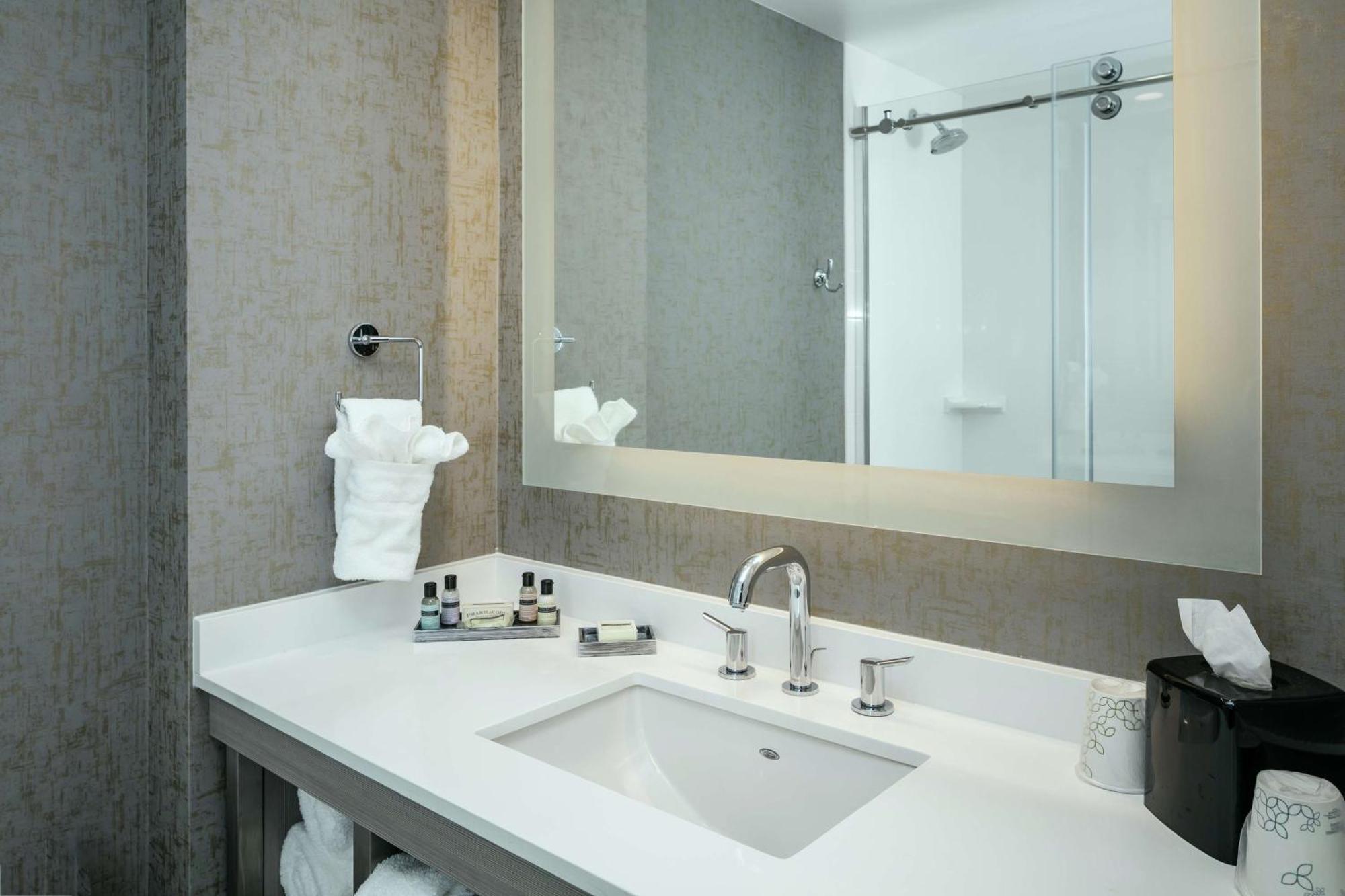 Hilton Garden Inn Seattle Bellevue Downtown, Wa Dış mekan fotoğraf